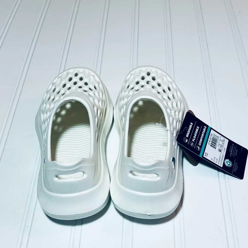 Kids White Water Shoes Size 10 NWT